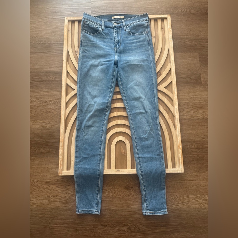 Levi’s Classic Blue Women's Skinny Jeans